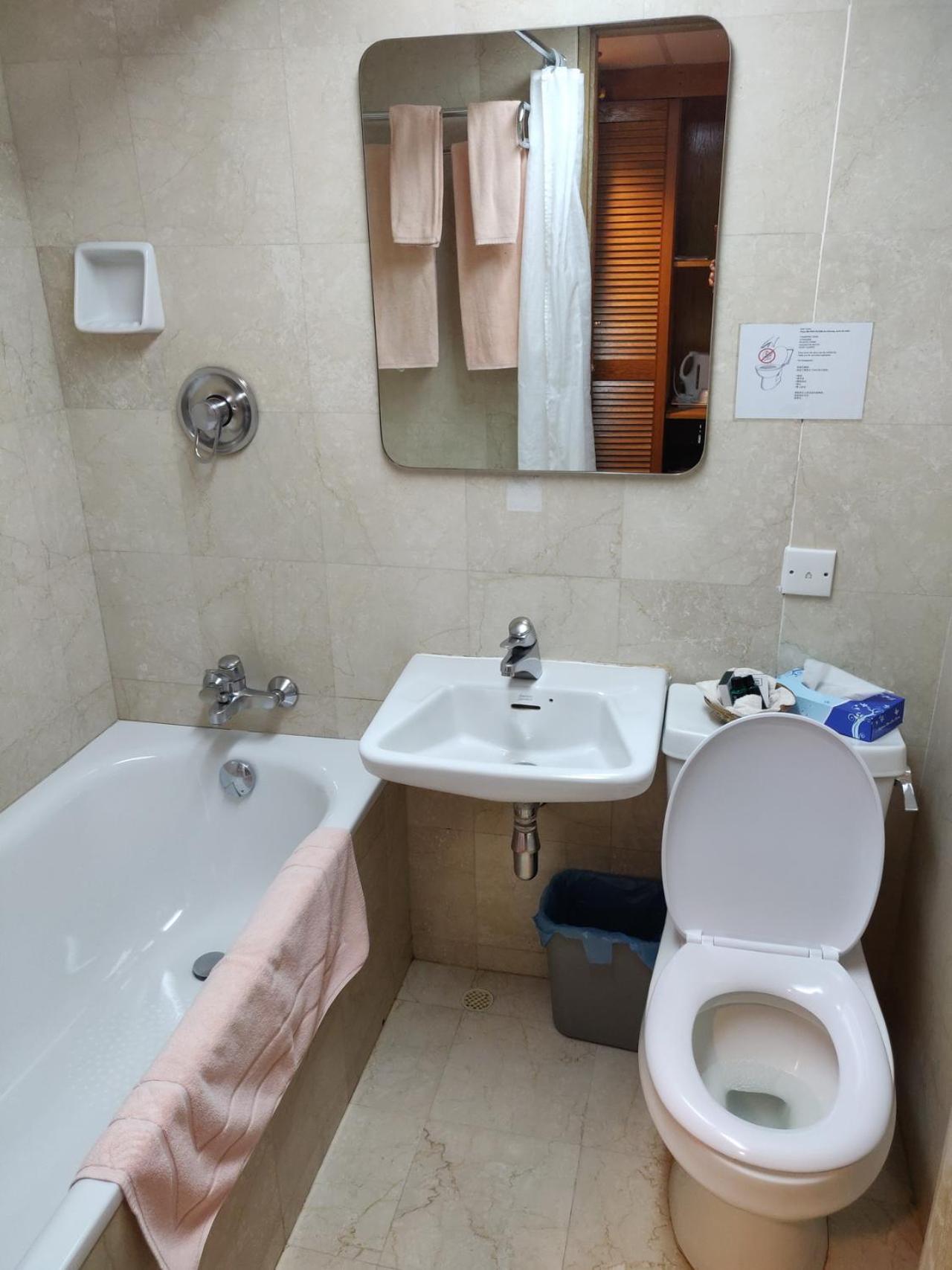 Terrace Hotel Bandar Seri Begawan Buitenkant foto