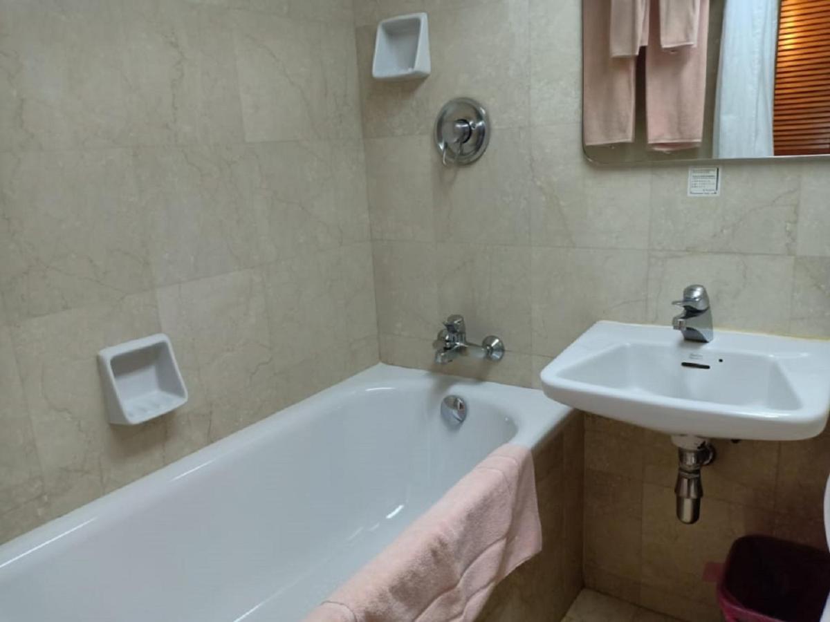 Terrace Hotel Bandar Seri Begawan Buitenkant foto